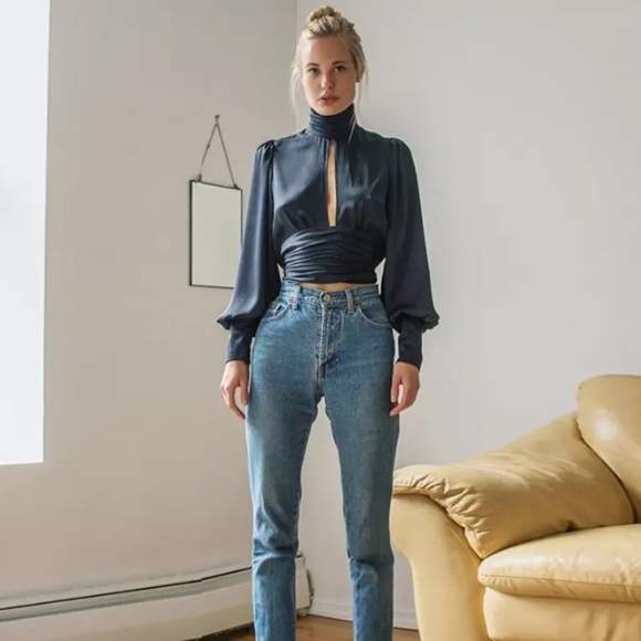 LAST ONE! 5 ⭐️  JENNA Blue Silky Open Back Blouse - Picture 3 of 8